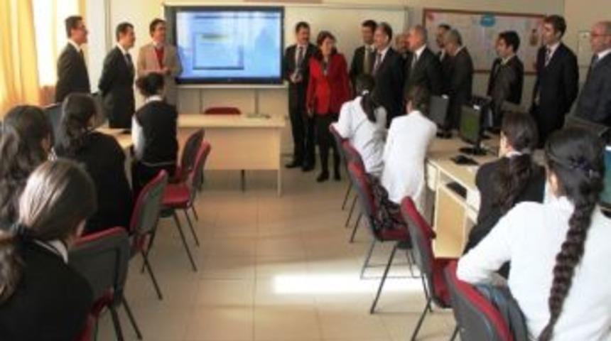 B&ouml;lge Eğitim Toplantısı Ekibinden Okul Ziyareti