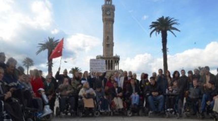 Engelliler Mavi Kapak Kampanyasına Karşı