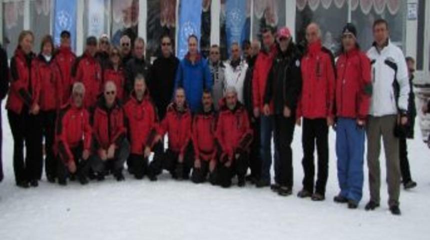 Kayak&ccedil;ılar Uludağ&rsquo;da Yarıştı