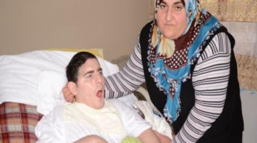 Rus &Ccedil;ocuğa Bakan G&uuml;ls&uuml;m Kabadayı Hayatından Memnun