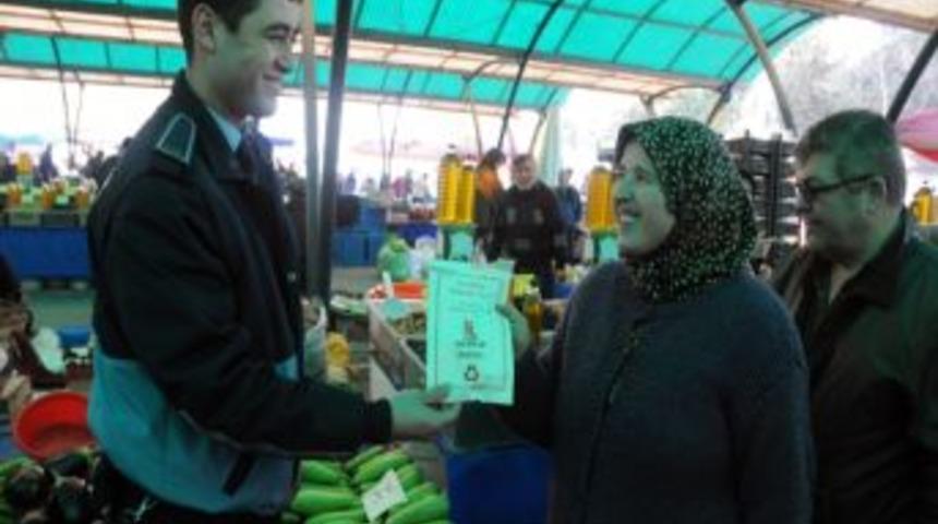 Balıkesir'de Belediye Kandil Simidi Dağıttı