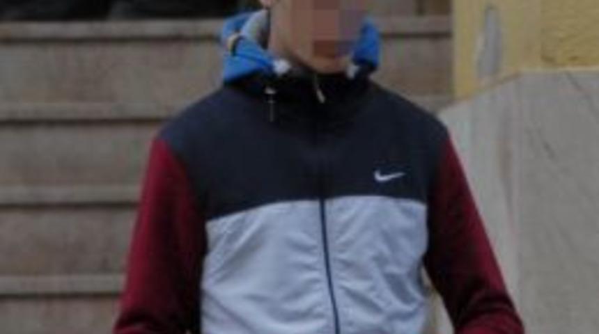 Otomobil Hırsızlığına Karıştığı İddia Edilen Gen&ccedil; Yakalandı