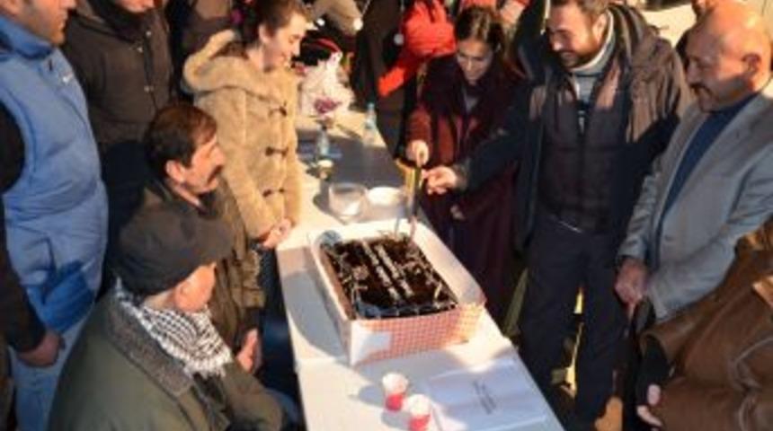 Şefkat Tepe Oyuncuları Kandili Sette Kutladı