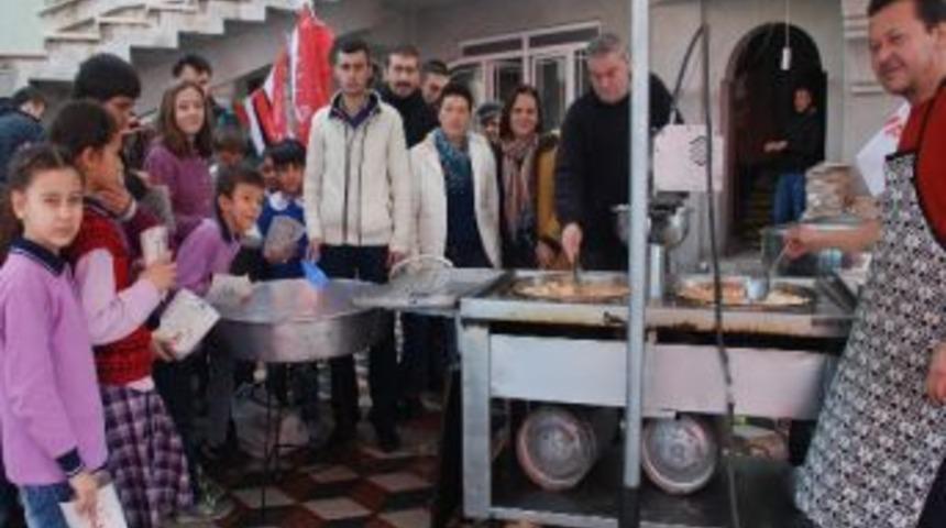 Soma'da Chp'li Hanımlar, Zafer Mahallesinde Lokma D&ouml;kt&uuml;rd&uuml;