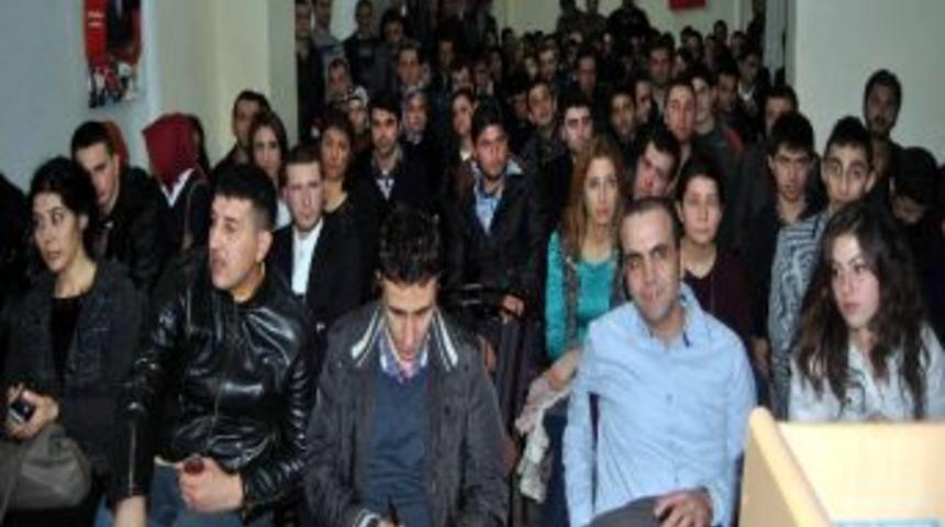 Ak Gen&ccedil;likten Haftalık Toplantılara Yoğun İlgi