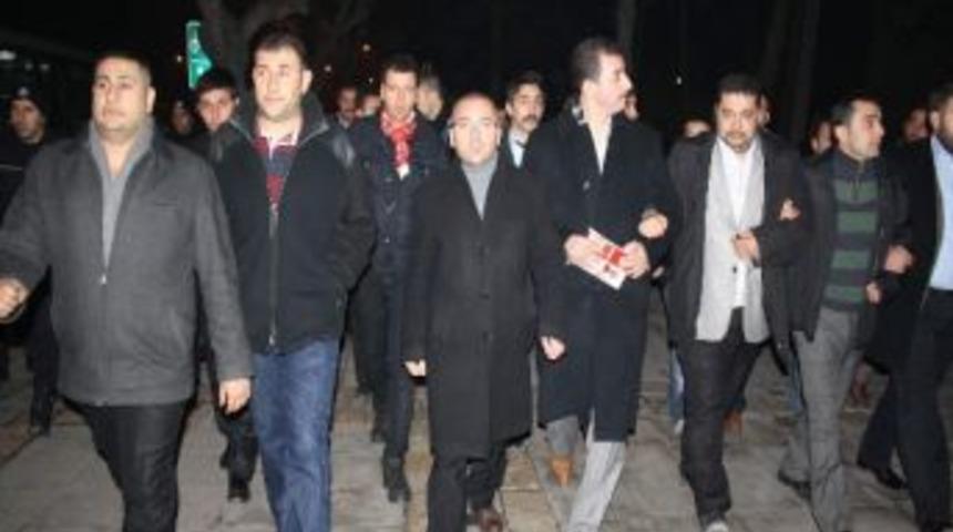 &Uuml;lk&uuml;c&uuml;ler, Şehitler İ&ccedil;in Y&uuml;r&uuml;d&uuml;