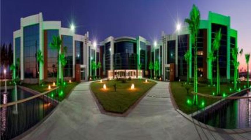 Gediz &Uuml;niversitesi İzmir'e Uluslararası Sağlık Kamp&uuml;s&uuml; Kuracak