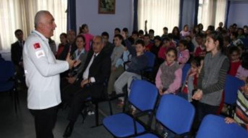 112 Acil Hizmetleri, K&uuml;&ccedil;&uuml;klere Tiyatro İle Anlatıldı