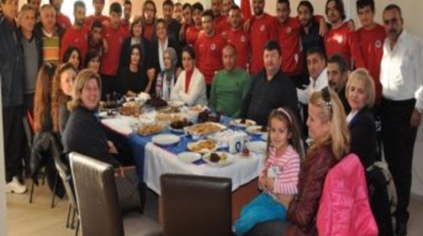 Fethiyespor'da Futbolculara Nazar Boncuğu