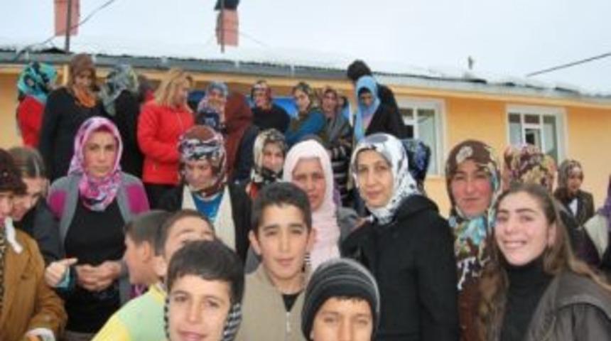 Nilg&uuml;n Azizoğlu&rsquo;ndan Isıtan Yardım