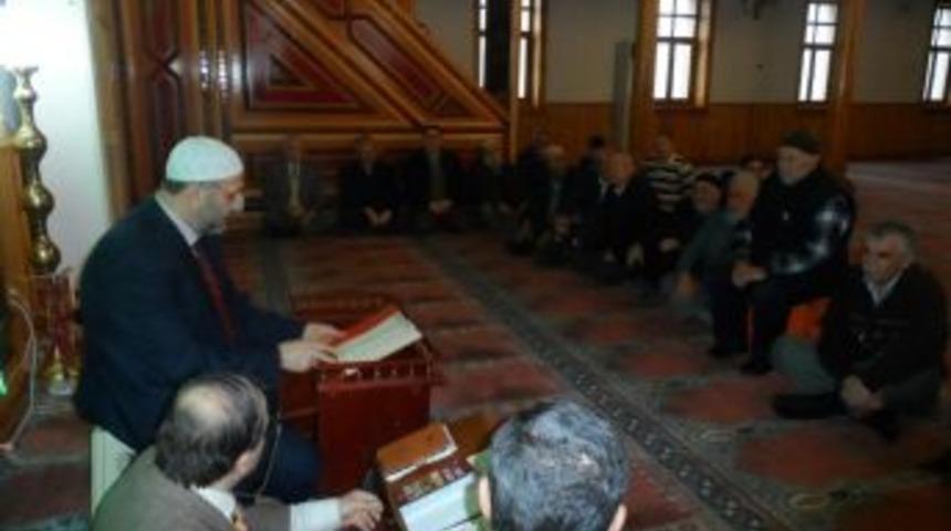 Alaplı M&uuml;ft&uuml;l&uuml;ğ&uuml; Umreye gideceklere seminer verdi