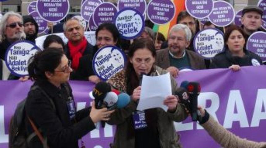 Adliye Önünde Pınar Selek Için Beraat Istediler