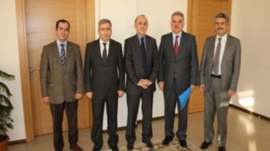 Rekt&ouml;r Elmas&rsquo;tan Kentsel D&ouml;n&uuml;ş&uuml;me Tam Destek