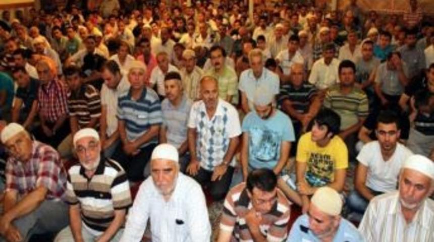 Mevlid Kandili Camileri Doldurdu