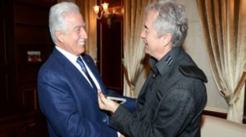 Aldırmaz&rsquo;dan Sanata Destek