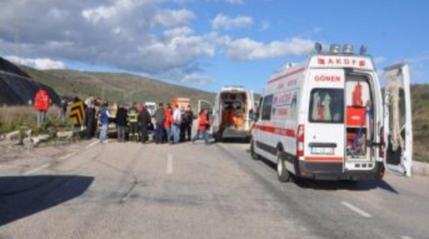 Kızını İş Başvurusuna G&ouml;t&uuml;ren Baba Trafik Kazasında Hayatını Kaybetti