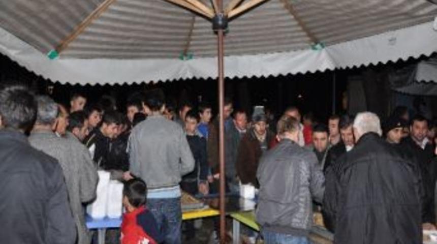 7 Bin Kişiye Kandil Helvası İkramı