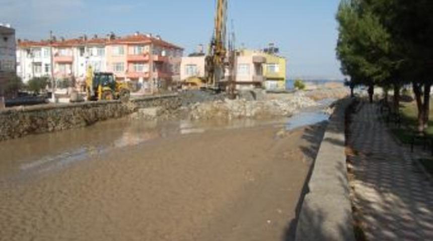 K&ouml;pr&uuml; İnşaatı Devam Ediyor