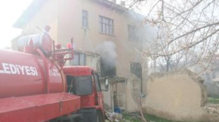 Karaman&rsquo;da Ev Yangını