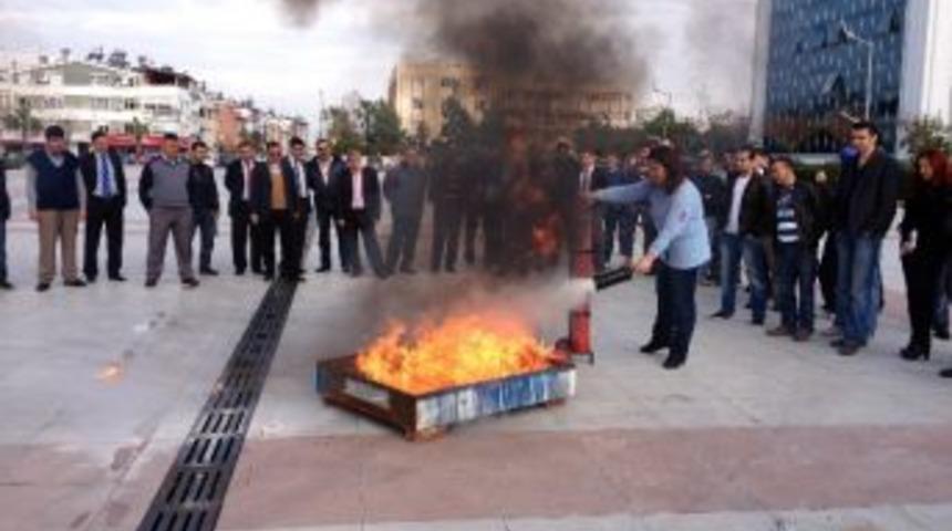 Kent Meydanı'nda Yangın Tatbikatı