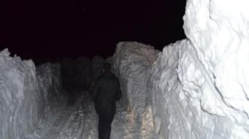 Hakkari&rsquo;de Karla M&uuml;cadele &Ccedil;alışmaları