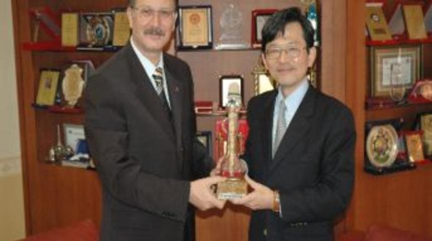 Konya İle Japonya Arasında Ticaret K&ouml;pr&uuml;s&uuml;