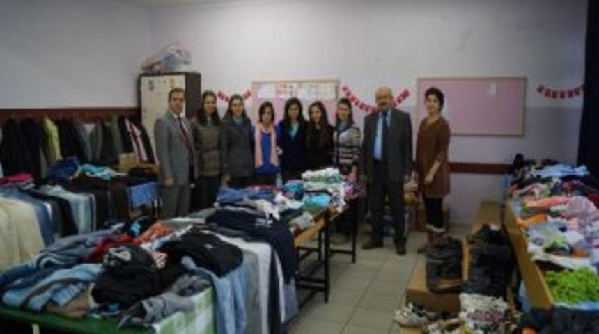 Okul Tatili &Ouml;ncesi Onlar İhtiya&ccedil; Sahibi &Ouml;ğrencilere El Uzattılar