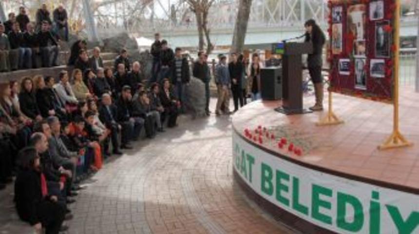 Uğur Mumcu, &Ouml;l&uuml;m&uuml;n&uuml;n 20'nci Yıld&ouml;n&uuml;m&uuml;nde Manavgat'ta Anıldı