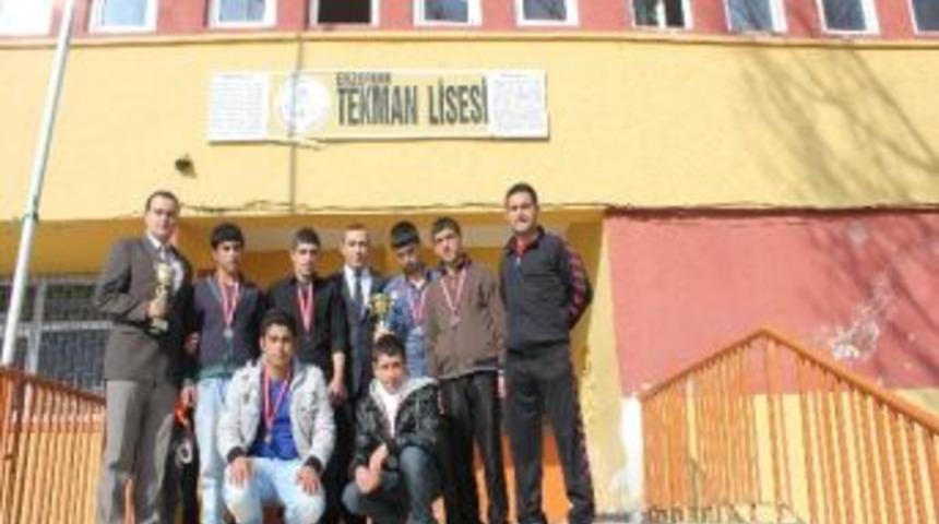 Tekmanlı G&uuml;reş&ccedil;ilerin B&uuml;y&uuml;k Başarısı