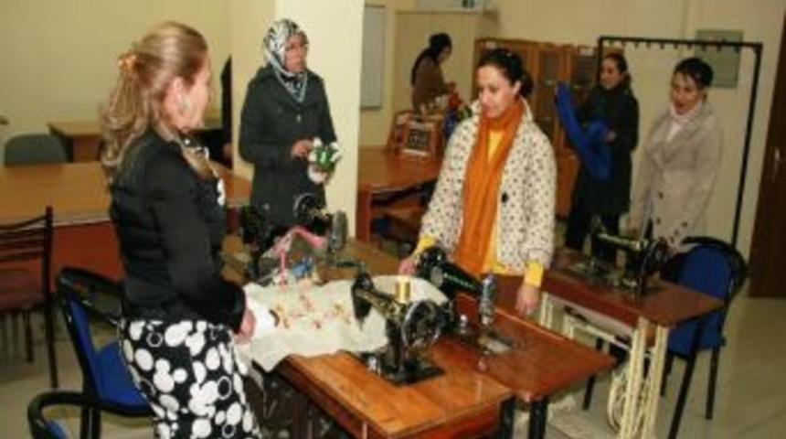 Iğdırlı Kadınlar &lsquo;kadın El Emeği Fuarı&rsquo;na Hazırlanıyor