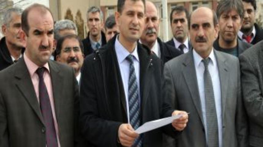 İl&ccedil;e Milli Eğitim M&uuml;d&uuml;r&uuml; İleri'ye Sendikalar Sahip &Ccedil;ıktı