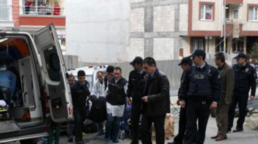 Gaziosmanpaşa&rsquo;da trafikte kavga; 1 &ouml;l&uuml;