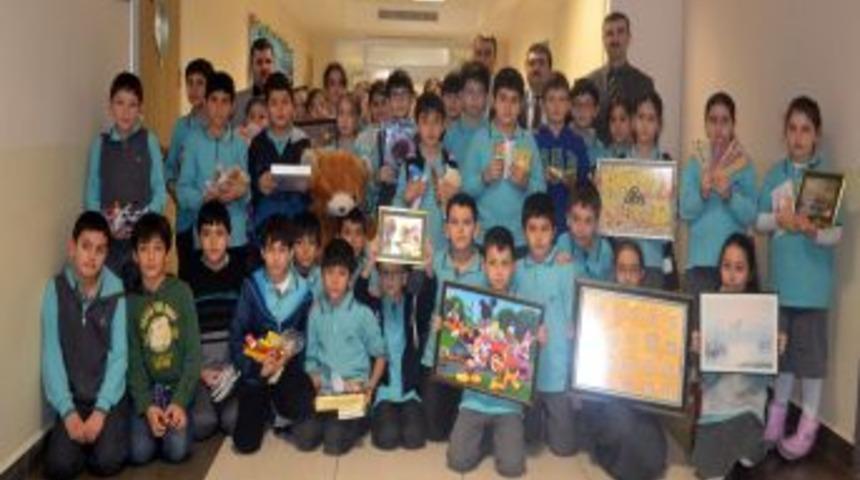 Minik &Ouml;ğrencilerden Suriyeli &Ccedil;ocuklara Anlamlı Yardım