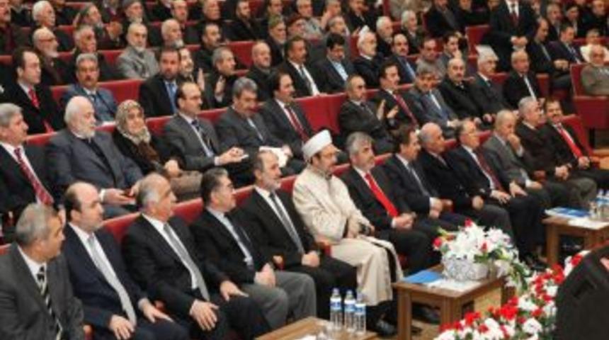 'Camiler Sokakta Yaşayanlarla Otel Parası Olmayanların Sığınacağı Yer Olmalı'