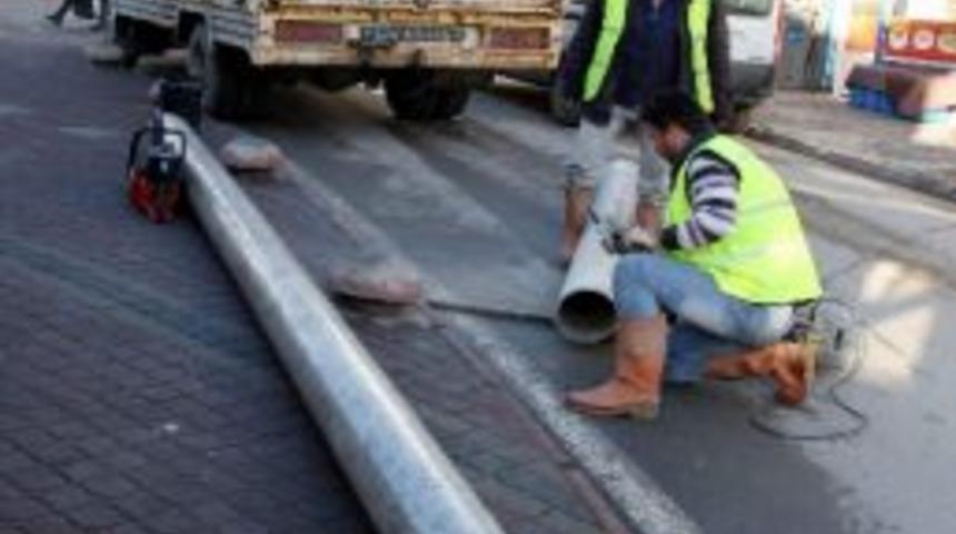 Belediyeden Su Patlamalarına M&uuml;dahale