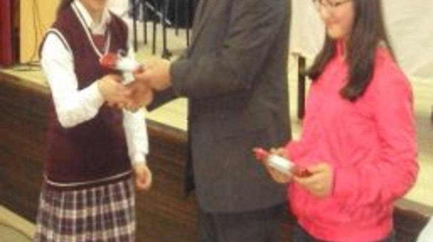 &ldquo;yer K&uuml;re Okuyor&rdquo; Projesinde &Ouml;d&uuml;ller Dağıtıldı