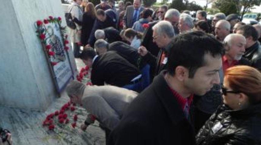 Uğur Mumcu &Ouml;l&uuml;m&uuml;n&uuml;n 20. Yılında Anıldı