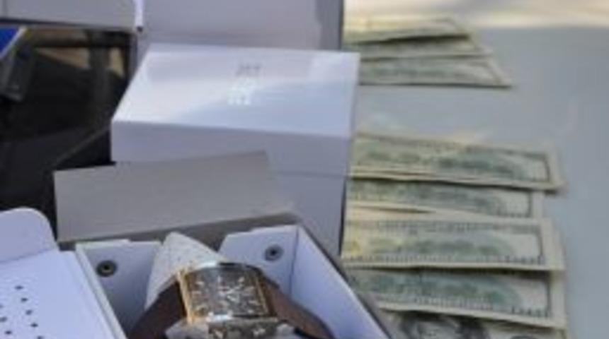 Sahte Dolarla Saat Alan Suriyeli Kıskıvrak Yakalandı