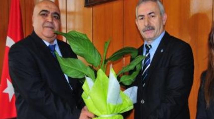 Manisa G&uuml;mr&uuml;k M&uuml;d&uuml;rl&uuml;ğ&uuml;'nden Vali Vekili Yalınalp&rsquo;e Ziyaret