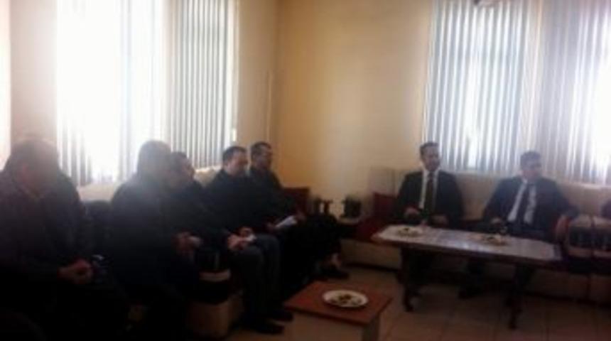 Akıncılar İl&ccedil;e Emniyet Amirliği Muhtarları Kont&ouml;r Ve Para Dolandırıcılığı Konusunda Uyardı