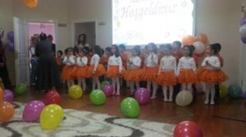 Sevgi Anaokulu'nda Kitap Okuma &Ouml;d&uuml;l T&ouml;reni D&uuml;zenlendi