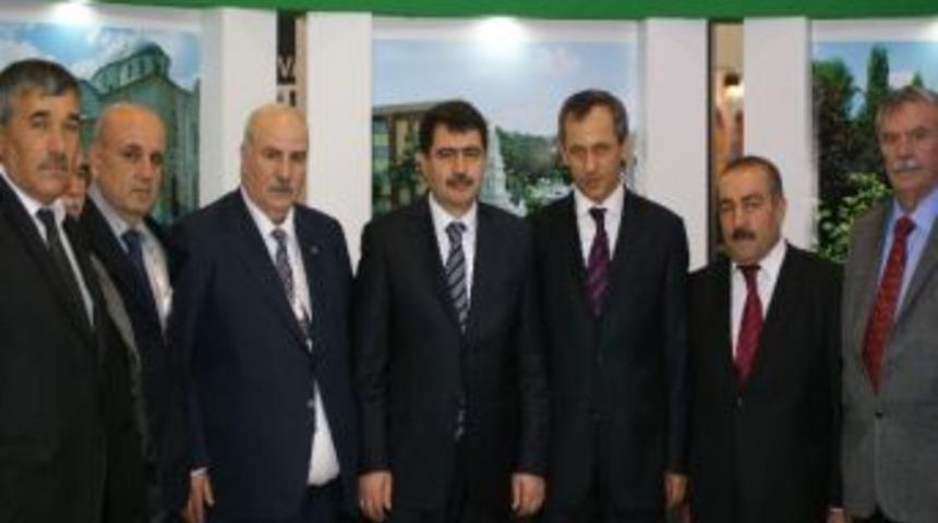 Vali Şahin Emitt'te Malatya Standını Ziyaret Etti