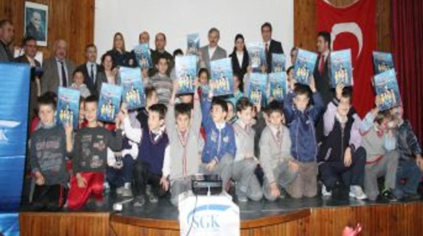 Sosyal Güvenlik Merkezi Müdürlüğü'nden Öğrencilere Kitap