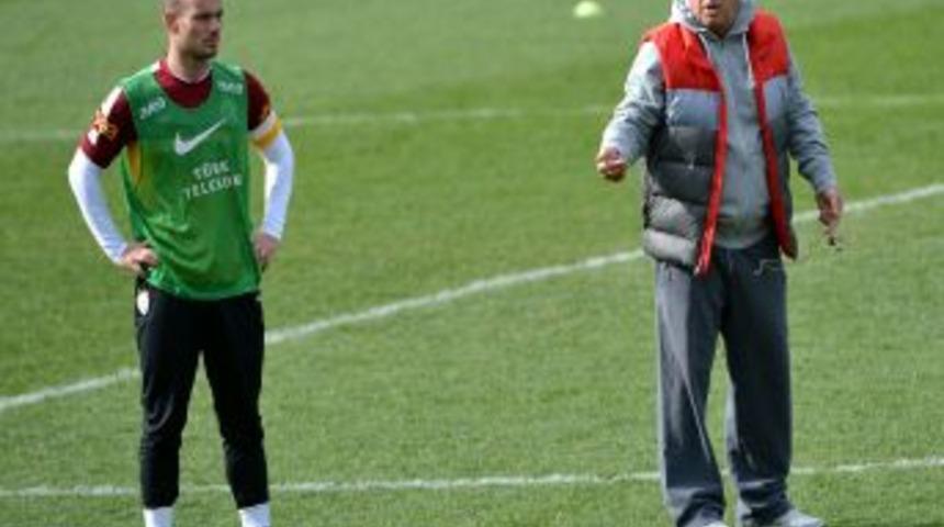 Galatasaray'da Beşiktaş Ma&ccedil;ının Hazırlıkları Tek Antrenmanla S&uuml;rd&uuml;