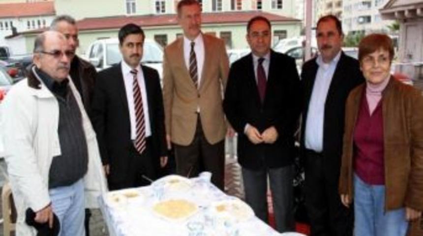 Ak Parti Edremit Teşkilatı&rsquo;ndan Yemek Hayrı