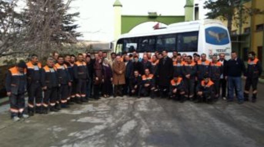 Hayırsever İşadamı Bilal Şahin Fabrikasında &Ccedil;alışan İş&ccedil;ileri Umreye G&ouml;nderiyor