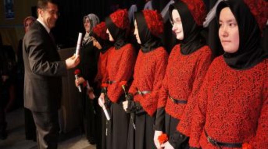 21 Hafize T&ouml;renle Ta&ccedil; Giydi