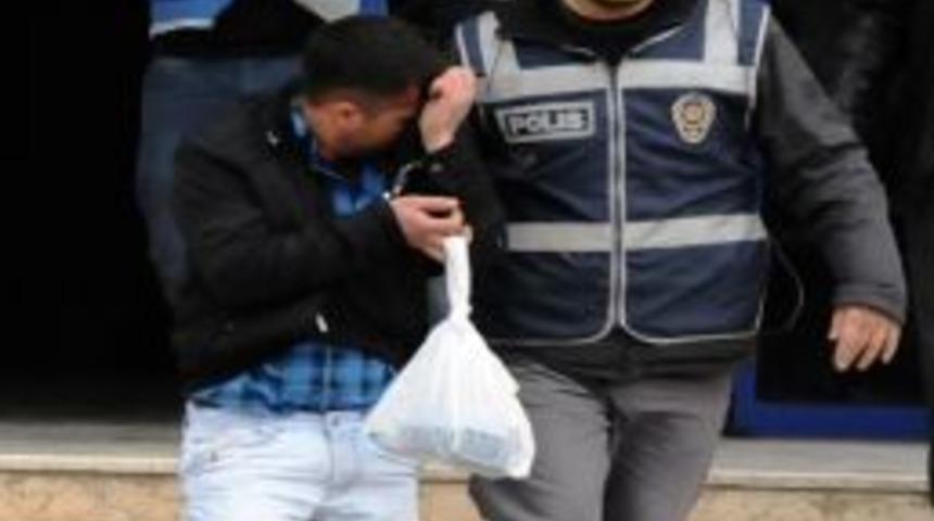 Kiralık Ara&ccedil;la Tatile Giden 2 Şahıs, 8 Kilogram Eroinle Yakalandı