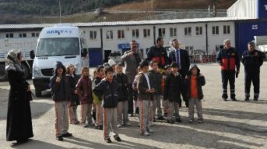 İtfaiyecilerden &Ouml;ğrencilere Yangın Eğitimi