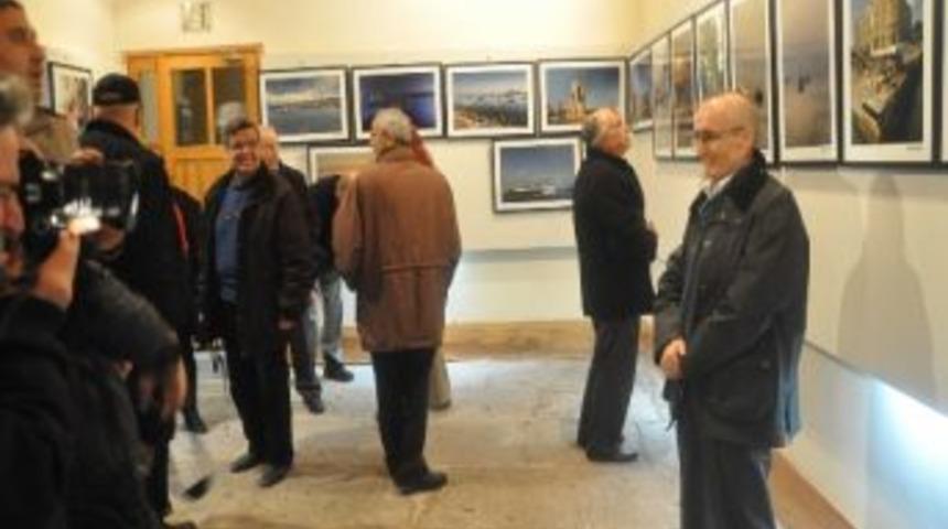 Sergilediği Fotoğrafları Onkoloji Ve Hematoloji Servisine Bağışladı